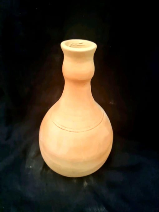 Handmade pottery work by Zahra Zandiyeh